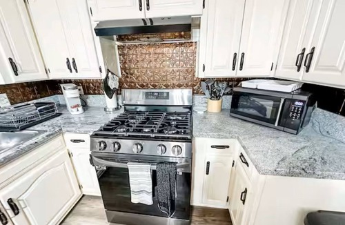 Gunter Afs House | Portifino GRidge-Large 5BR-Stylish Comfort