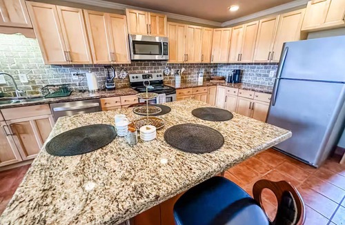Gunter Afs House | Portofino GP 5BR Retreat Sleeps 10 Large Yard