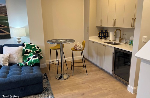 Northeast South Bend Condo | Premium Notre Dame Stay 3 Ensuite Bedrooms Sleeps 8 Walk to Campus
