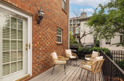 Rutledge Hill House | Private Garage! ParkFree! Walk to Bars!