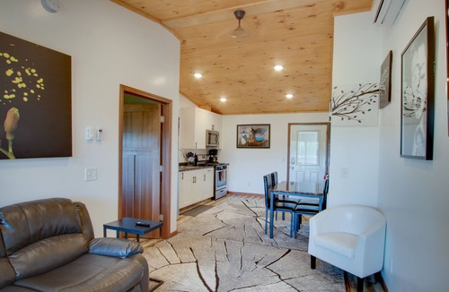 Interlochen Apartment | Private Hot Tub! KING Size Bed Traverse City 18 miles *Crystal Mountain 17 miles