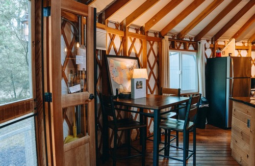 Baldwin Cabin | Private Luxury Yurt 20 Wooded Acres Pet-Friendly