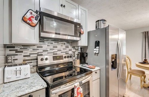 Belvedere Park House | Private Patio w/Seating! Decatur Home