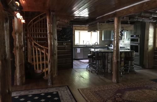 Mayfield Cabin | Private spacious lakefront pet friendly lodge on 300 acres,swim hike fish relax!