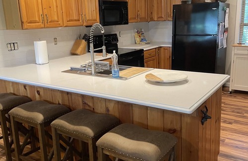 Spruce House | PROMO FOR WEEKLY STAY OF 5% Charming Maple Lane Lodge By Beautiful Hubbard Lake!