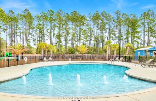 Oak RV Rental | Pull-thru RV Site #34 - Steps to Pool & Clubhouse