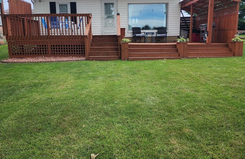 Howe Cottage | Quaint cozy cottage nestled on the quiet shores of Pigeon Lake in Howe