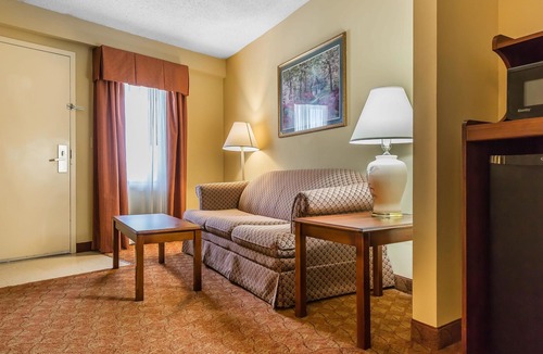 Calera Hotel | Quality Inn Calera I-65 exit 231