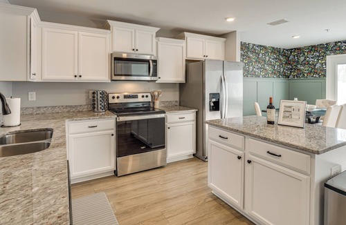 Kedron House | Quiet & Comfy Spring Hill Townhome w/WFH Setup