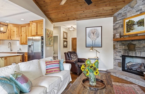 Pleasure Point House | Quiet Cove Paradise 30 min to Auburn. Hot tub, Massive Dock and Sunset views.