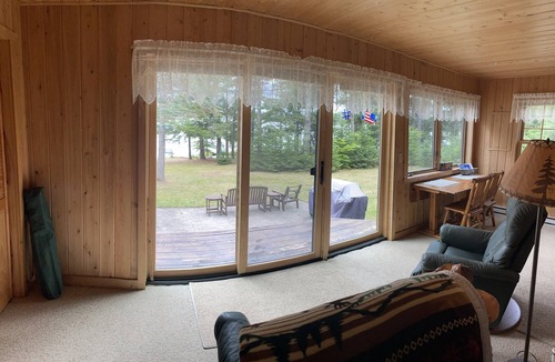 Shingleton Cottage | Quiet year round lake home, swimming/fishing, near Pictured Rocks, trail access