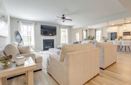 Locust Grove House | Race Days & Family Fun! Spacious Locust Grove Home