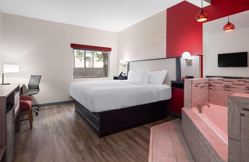 Locust Grove Hotel | Ramada by Wyndham Locust Grove