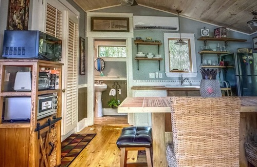 Bon Secour Cottage | Ready for Summer- Peaceful Retreat- Close to beaches Gulf Shores -Sleeps 2