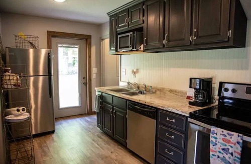 Groveoak Cabin | Reel ‘em Inn - Lake Guntersville Waterfront Retreat for the Family and Fisherman