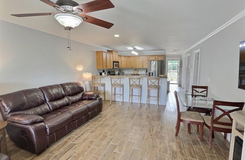 Alexander City Condo | Relax and unwind in this top floor updated 3 bedroom condo on Lake Martin