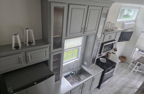 Silver Lake RV Rental | Relaxing 1Bed/1Bath + Loft For Extra Sleeping & Porch – Sun Retreats Campground