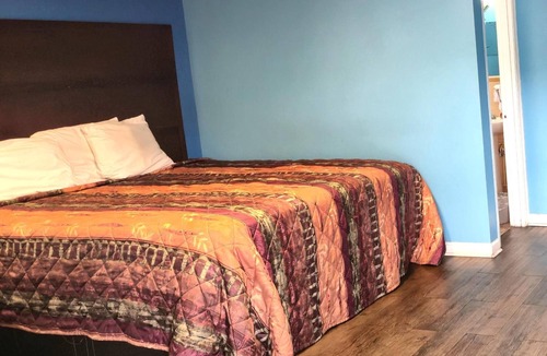 Cleveland Hotel | Relaxing Accommodation Perfectly Located Near UEC Theatres 14 - 3.4 miles