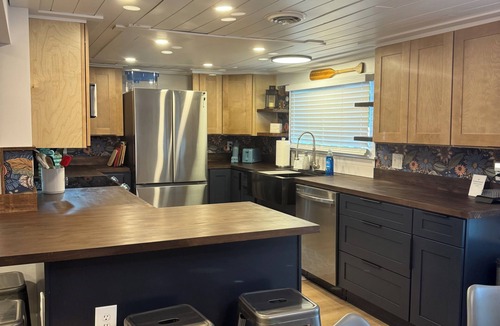 Lakeview House | Relaxing Retreat Bella Lakehouse on Townline Lake