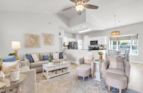 Clipper Cove House | Remodeled & New to VRBO 2026! Crystal Beach,Community pool, 3 blocks to beach