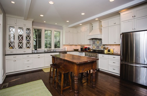 Michiana House | Remodeled Spacious Farmhouse-1 Block to Beach w/Gourmet Kitchen & Enclosed Porch