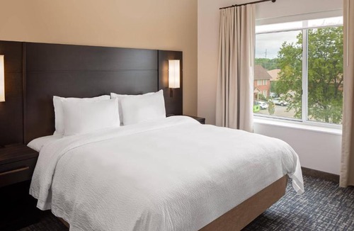 Farmington Hills Hotel | Residence Inn by Marriott Detroit Farmington Hills