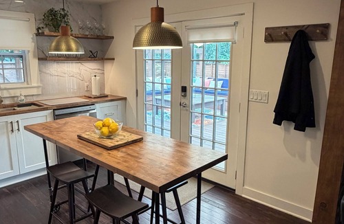 Rossville House | Retreat with spa and amazing outdoor space. 5 miles to downtown Chattanooga