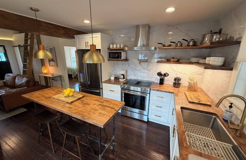 Rossville House | Retreat with spa and amazing outdoor space. 5 miles to downtown Chattanooga