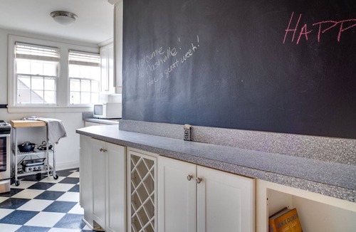 Green Hills House | Rhythm-Walk to 12 South-Local Shops & Restaurants
