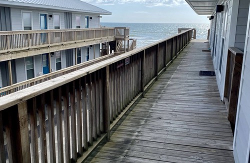 Gulf Shores Condo | Ride the TIDE Beachside! 2Bd, 1B, Free Parking! Steps 2 Sand! 200 5 Star Reviews
