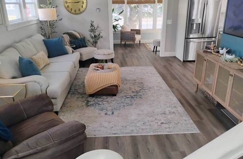 Rossford House | River, Marina, Park, Casino, EZ to I-75, DT Toledo
