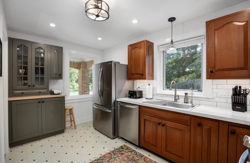 Ann Arbor House | River Rock Guest House | Quiet Haven Near Ann Arbor, U-M & River Trails