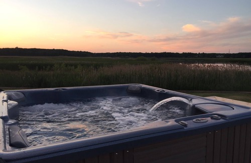 Douglas House | Riverdance, Hot Tub Open! Heated Pool open 5/8 to 10/12/26.