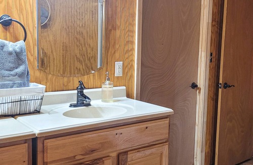 Centreville Cabin | Riverfront Cabin Rental on Cahaba River - Centreville, AL - Monthly Stay Allowed