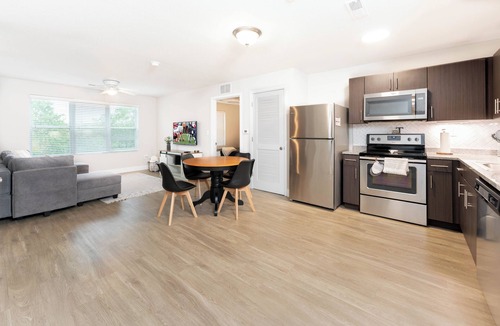 Tuscaloosa Condo | Riverfront Comfort Meets Tuscaloosa Convenience – Stay at Crimson Riverside Escape! (Exclusive VI.