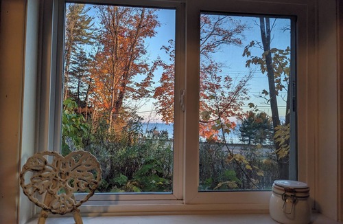 Upper Peninsula Michigan Cottage | Rock Cut Cottage Marquette - 2 Bedrooms, Lake Views, SAUNA & 17 acres of hiking