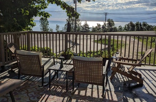 Upper Peninsula Michigan Cottage | Rock Cut Cottage Marquette - 2 Bedrooms, Lake Views, SAUNA & 17 acres of hiking