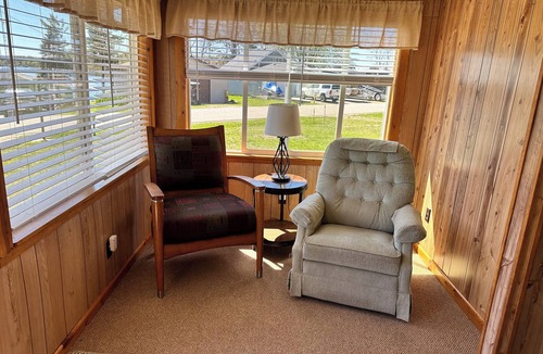 Hale Cottage | Rocky Racoon's Rustic Retreat at Sage Lake! Dock slip & tons of fun await!