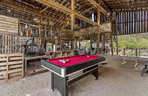 Newport Cabin | Romantic Tiny House Retreat with Farm Views & Firepit in Newport, Tennessee