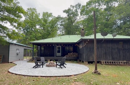 Magnolia House | Rustic and Cozy Home 3 bedrooms and 2 full bathrooms on 150 acres