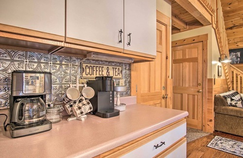 Oceana County Cabin | Rustic Rothbury Cabin w/Resort Amenity Access!