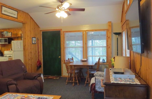 Barbeau Cottage | Ruthie's Cottage Charming 3-bedroom cottage with WiFi in Barbeau. 20 m Sault, Mi