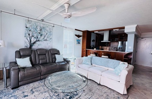 Villa Sabine Condo | Sabine 3D Waterfront Bay Views Sleeps 6