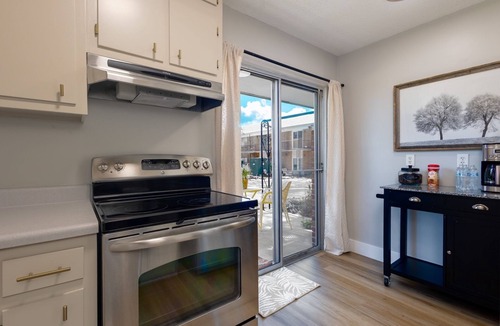 Homewood Apartment | Samford Serenity in Homewood- 1min to Samford, 5 mins to UAB, Central Location!
