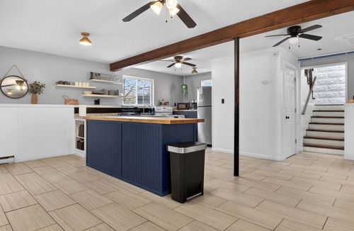 Riverside House | Sanctuary by the Shore, Unique Stay W/Hot Tub by Lake MI
