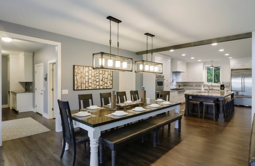 Maple City House | Sandy Beach near Sleeping Bear, Groups + Hot Tub