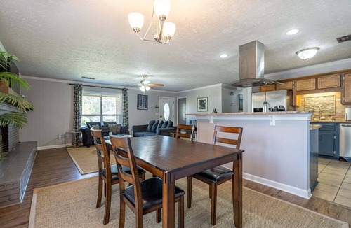 Acworth Cottage | Save Midweek 3Br Near Lake Acworth and Downtown