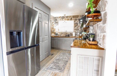 Dunlap House | Scenic Mountain Home w/King Suite + Loft, Fire Pit, RV Hookup Near Chattanooga