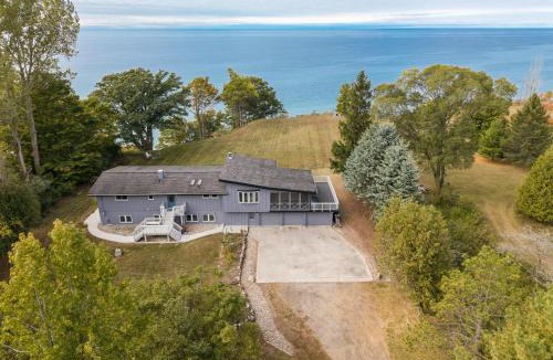 Montague House | Scenic Shores, Your Front Row Seat to Lake Michigan Sunsets