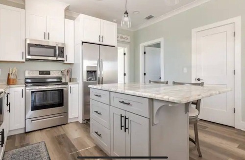 Orange Beach House | Sea Colors l Steps to Deeded Beach Access l Large Community Pool l 4Beds 3.5Bath